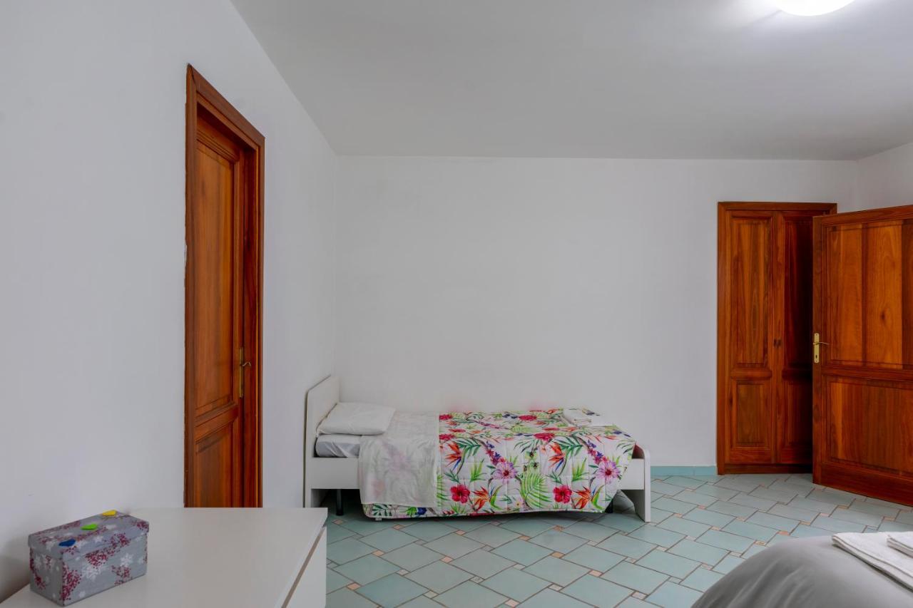 סנטה מרינלה Suite La Marinella Localita Caccia Riserva מראה חיצוני תמונה